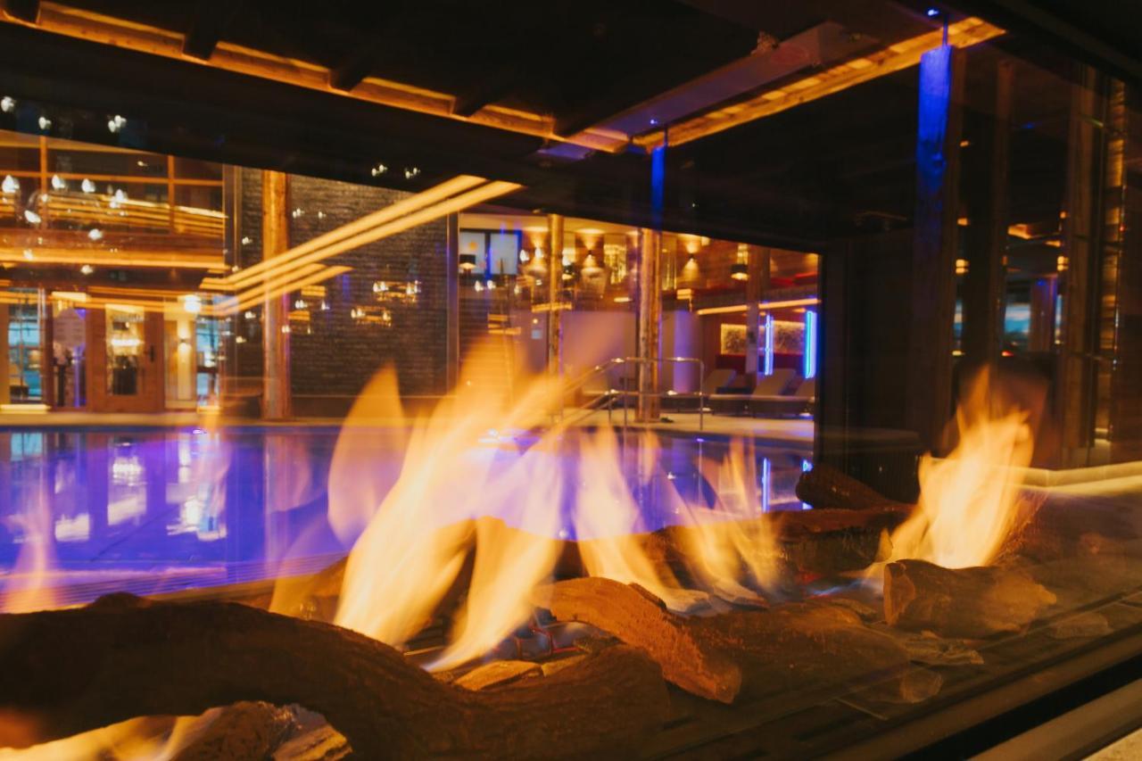 Ortner'S Resort Bad Füssing Exterior foto The fireplace at the lobby