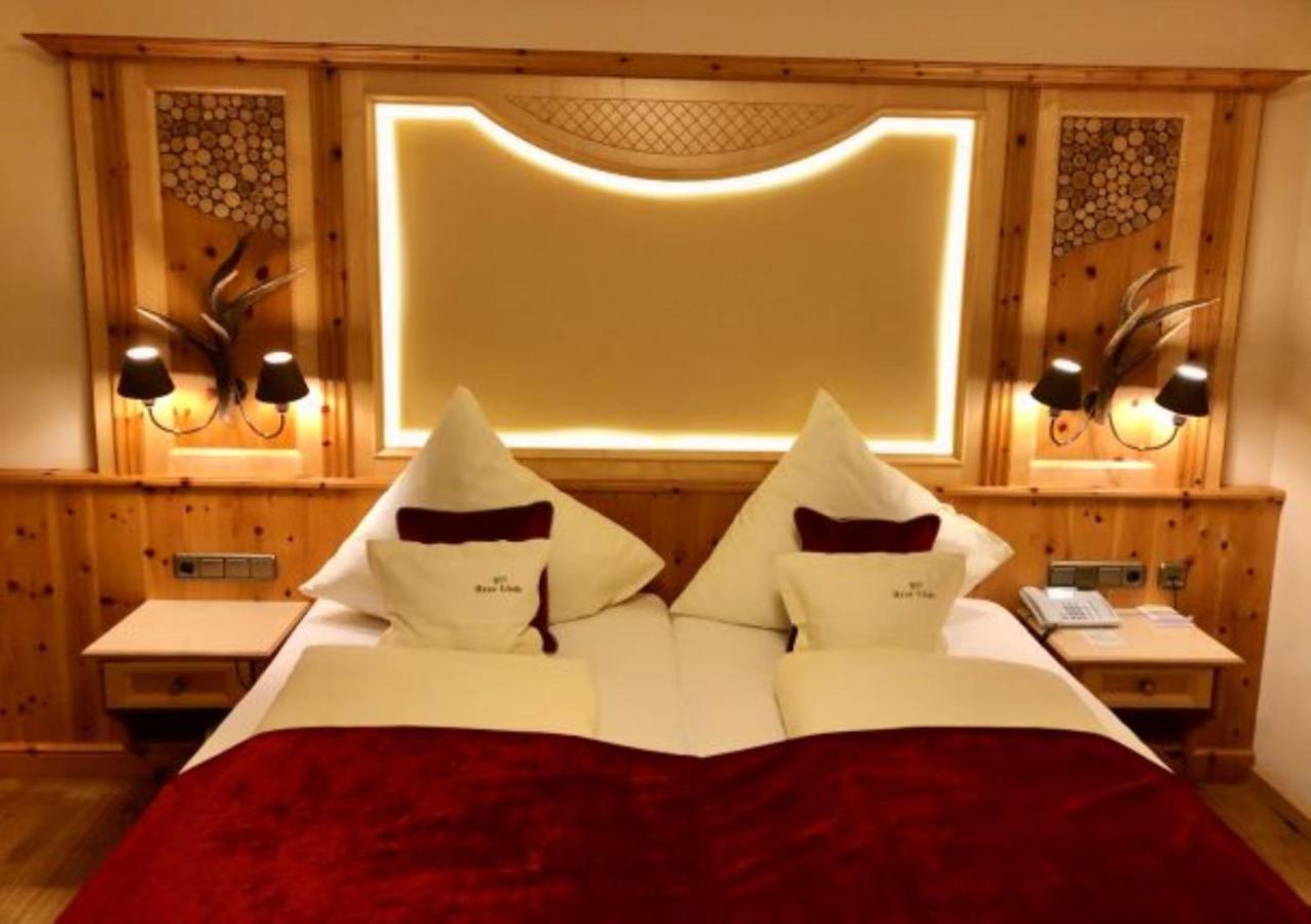 Ortner'S Resort Bad Füssing Exterior foto A modern double bed